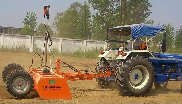 激光平地机 现代农业高效作业的得力助手